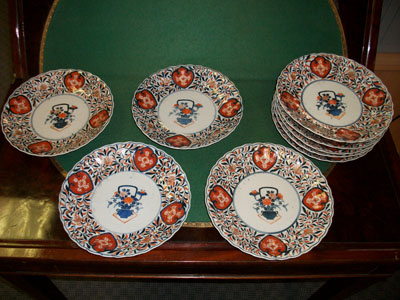 Série de 9 assiettes en porcelaine Imari